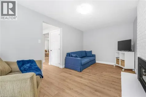 37 Rose Court Paris ON N3L 3T9