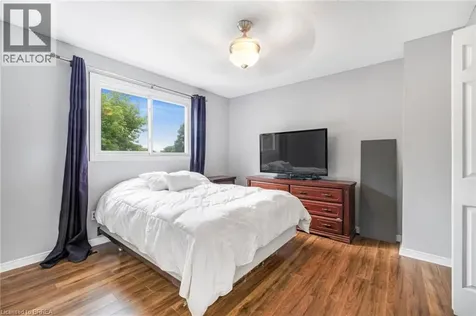 37 Rose Court Paris ON N3L 3T9