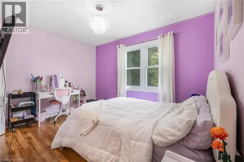 37 Rose Court Paris ON N3L 3T9