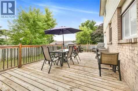 37 Rose Court Paris ON N3L 3T9