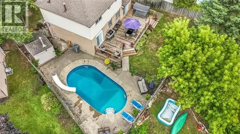 37 Rose Court Paris ON N3L 3T9