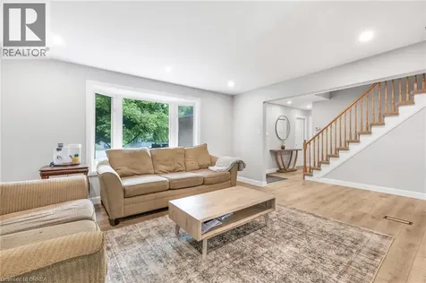 37 Rose Court Paris ON N3L 3T9
