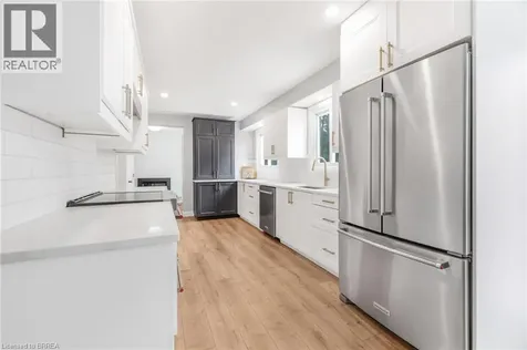 37 Rose Court Paris ON N3L 3T9