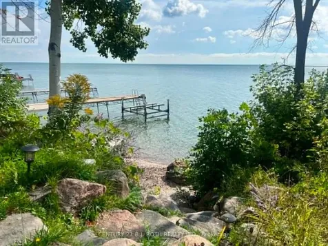 9 Greenwood Forest Road Oro-medonte ON L0L 2E0