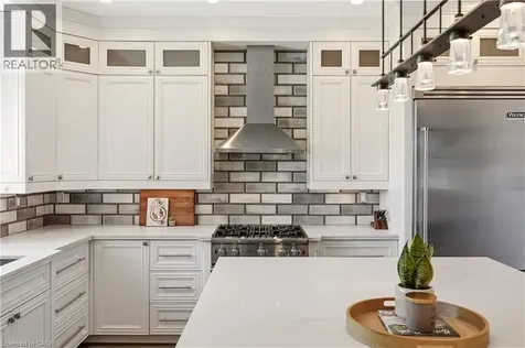 336 Newbold Court Burlington ON L7R 2Y6