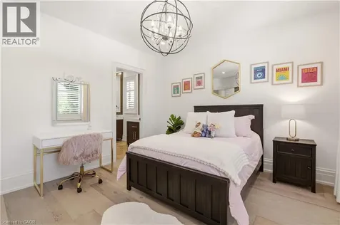 336 Newbold Court Burlington ON L7R 2Y6