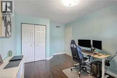 8 Brantdale Avenue Hamilton ON L9C 1B7