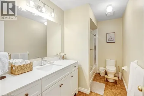 8 Brantdale Avenue Hamilton ON L9C 1B7