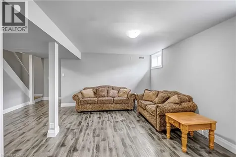 8 Brantdale Avenue Hamilton ON L9C 1B7
