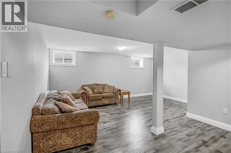 8 Brantdale Avenue Hamilton ON L9C 1B7