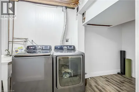 8 Brantdale Avenue Hamilton ON L9C 1B7