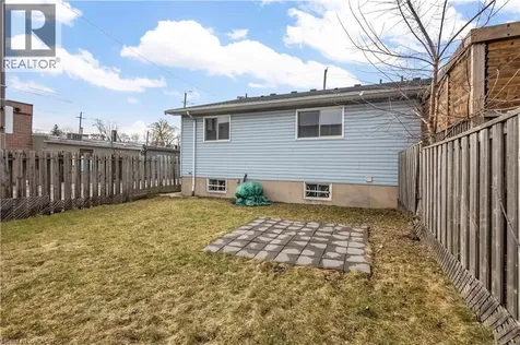 8 Brantdale Avenue Hamilton ON L9C 1B7