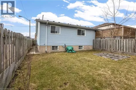 8 Brantdale Avenue Hamilton ON L9C 1B7