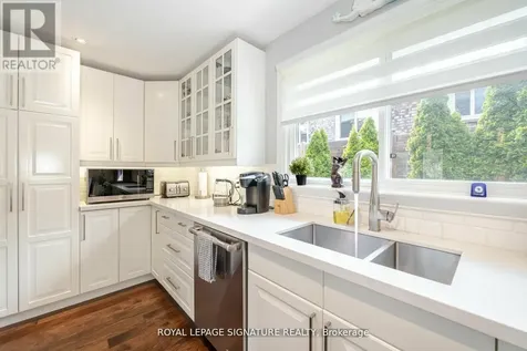 2497 Wyatt Street Oakville (br Bronte) ON L6L 2M7