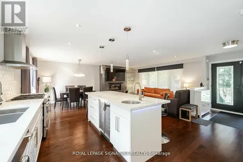 2497 Wyatt Street Oakville (br Bronte) ON L6L 2M7