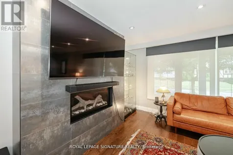 2497 Wyatt Street Oakville (br Bronte) ON L6L 2M7