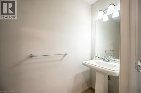 5 Whitehaven Lane Kitchener ON N2H 0B3