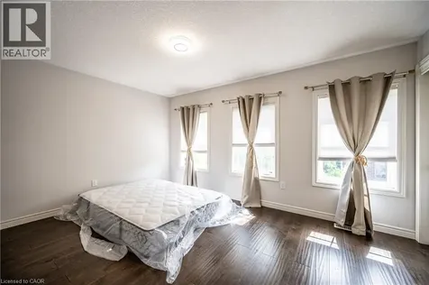 5 Whitehaven Lane Kitchener ON N2H 0B3