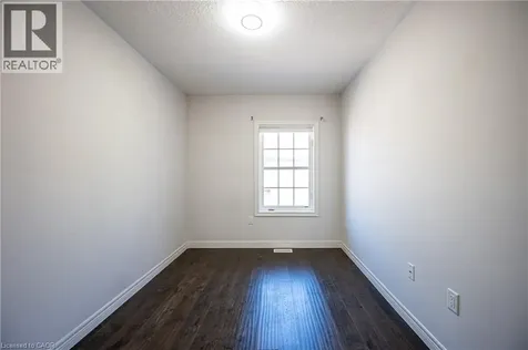 5 Whitehaven Lane Kitchener ON N2H 0B3
