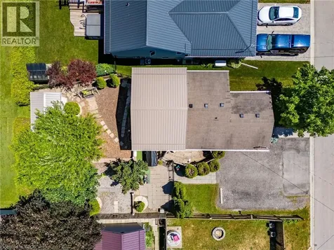 21 Centre Street Port Rowan ON N0E 1M0