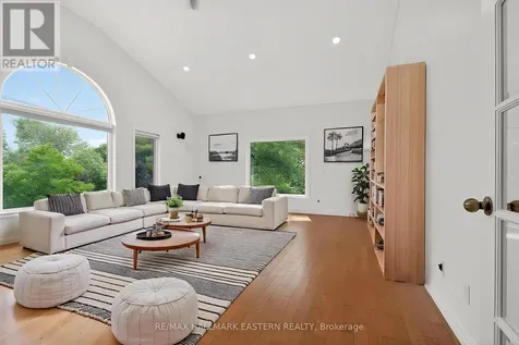 4038 Spring Road Hamilton Township ON L1A 3V6