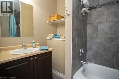 20 Mcconkey Crescent Brantford ON N3S 0C1
