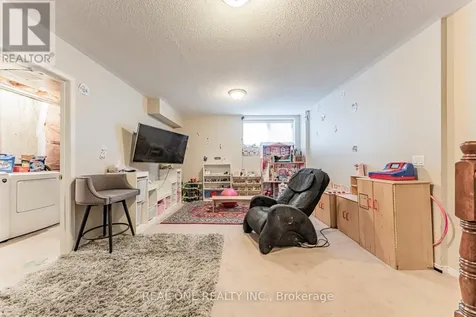 37 Bilbrough Street Aurora ON L4G 7W3