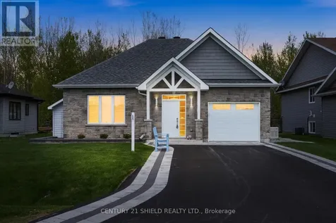 20317 Andrea Avenue South Glengarry ON K0C 2C0