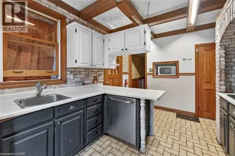 4637 Ellis Street Niagara Falls ON L2E 1H8