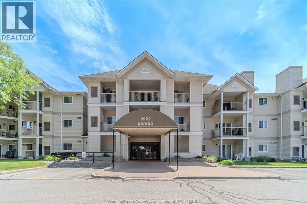 2922 Rivard Windsor ON N8T 3N9