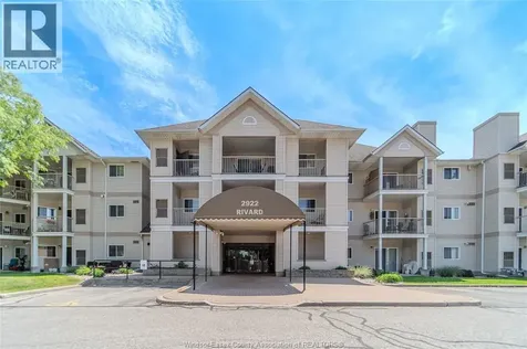 2922 Rivard Windsor ON N8T 3N9