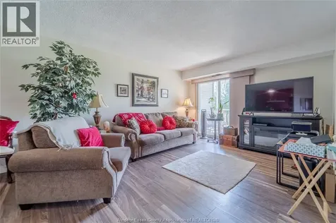 2922 Rivard Windsor ON N8T 3N9