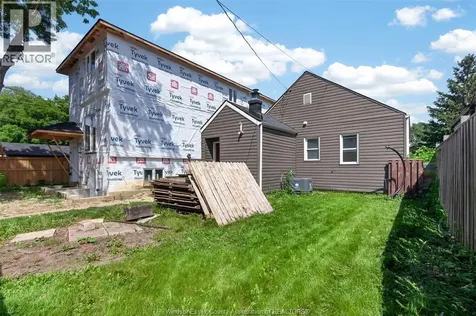693 South Pacific Windsor ON N8X 2X1