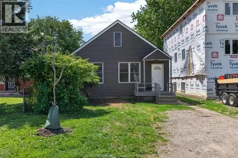 693 South Pacific Windsor ON N8X 2X1