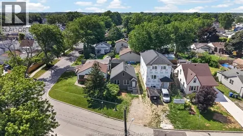 693 South Pacific Windsor ON N8X 2X1