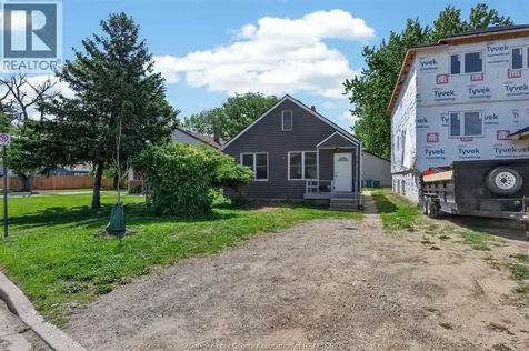 693 South Pacific Windsor ON N8X 2X1