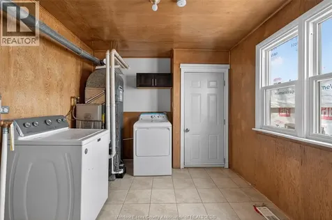 693 South Pacific Windsor ON N8X 2X1