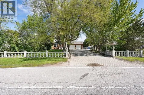 540 Simcoe Street Amherstburg ON N9V 1N3