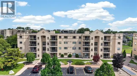 310 Village Grove Drive Tecumseh ON N8N 4X7