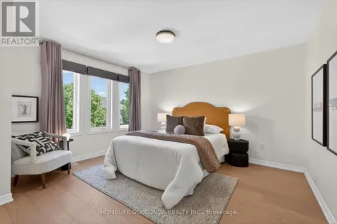 341 Admiral Drive Oakville (br Bronte) ON L6L 0C2