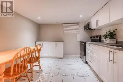 28 Coach Hill Drive Kitchener ON N2E 1P4