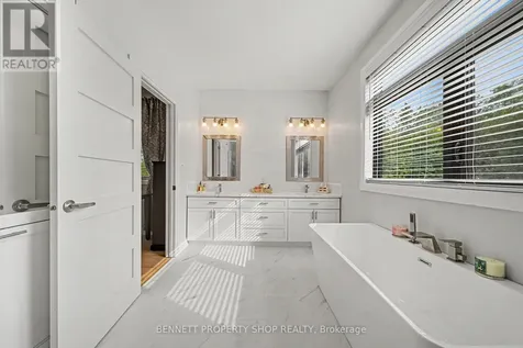 6264 Nick Adams Road Ottawa ON K4P 1H2
