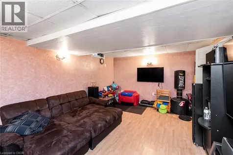 127 Terni Boulevard Hamilton ON L8W 3W4