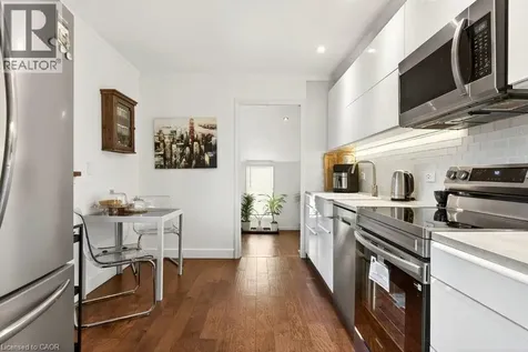 9 Morton Avenue Dundas ON L9H 2P4