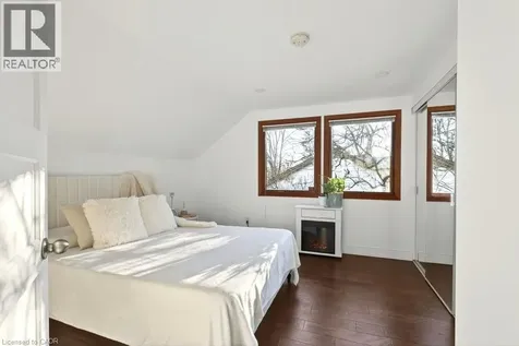 9 Morton Avenue Dundas ON L9H 2P4