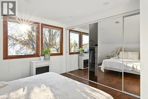 9 Morton Avenue Dundas ON L9H 2P4