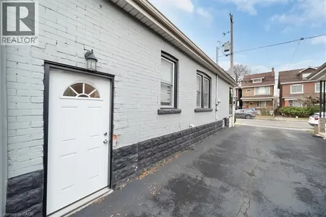 106 Lottridge Street Hamilton ON L8L 6T9