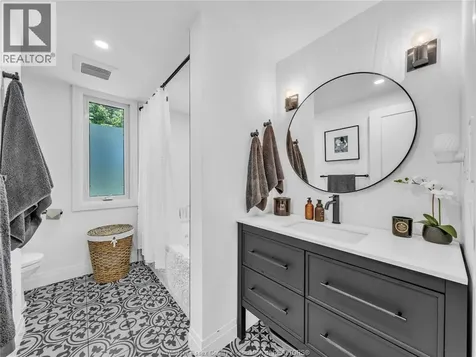 3949 Riverside Drive East Windsor ON N8Y 1B1
