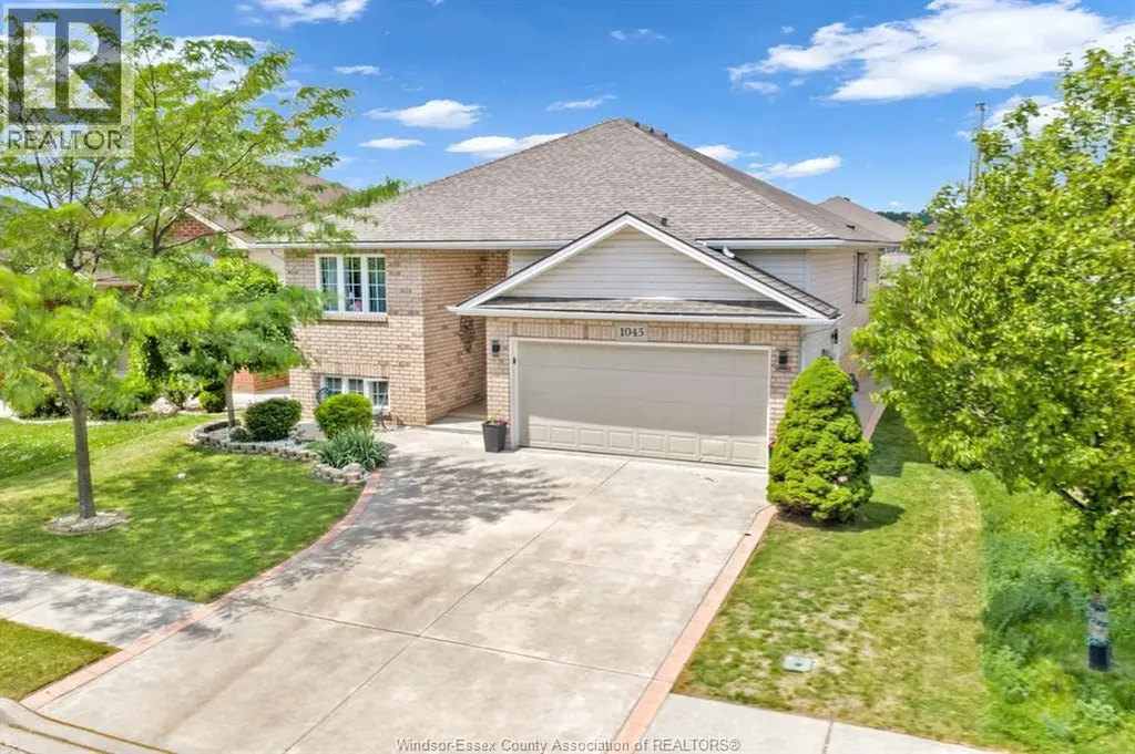 1045 Clover Avenue Windsor ON N8P 1V8