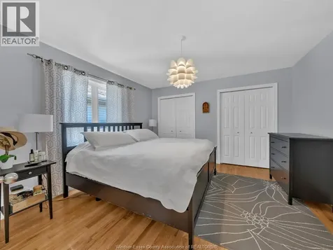 1045 Clover Avenue Windsor ON N8P 1V8